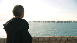 extant_GameOfThrones_8x01-Winterfell_1575