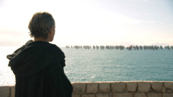 extant_GameOfThrones_8x01-Winterfell_1576