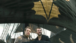 extant_GameOfThrones_8x01-Winterfell_1586