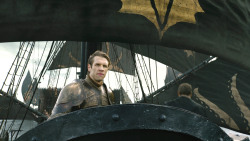extant_GameOfThrones_8x01-Winterfell_1593