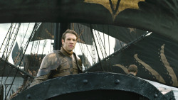 extant_GameOfThrones_8x01-Winterfell_1594