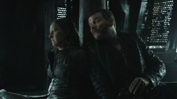 extant_GameOfThrones_8x01-Winterfell_1671