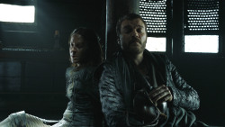 extant_GameOfThrones_8x01-Winterfell_1695