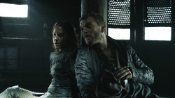 extant_GameOfThrones_8x01-Winterfell_1696