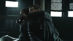 extant_GameOfThrones_8x01-Winterfell_1704