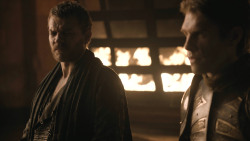 extant_GameOfThrones_8x01-Winterfell_1787