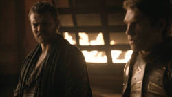 extant_GameOfThrones_8x01-Winterfell_1788