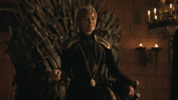 extant_GameOfThrones_8x01-Winterfell_1878