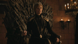 extant_GameOfThrones_8x01-Winterfell_1880