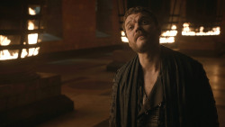 extant_GameOfThrones_8x01-Winterfell_1889