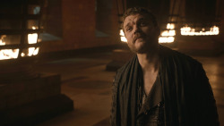 extant_GameOfThrones_8x01-Winterfell_1890