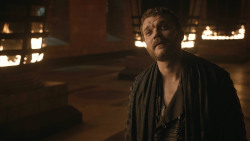 extant_GameOfThrones_8x01-Winterfell_1891