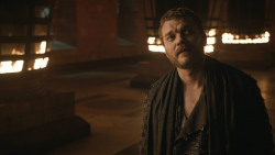 extant_GameOfThrones_8x01-Winterfell_1894