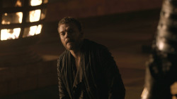 extant_GameOfThrones_8x01-Winterfell_1906
