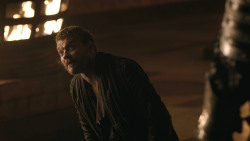 extant_GameOfThrones_8x01-Winterfell_1909