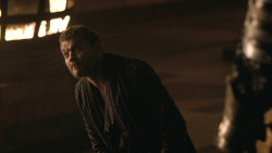 extant_GameOfThrones_8x01-Winterfell_1911