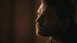 extant_GameOfThrones_8x01-Winterfell_1924