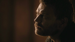 extant_GameOfThrones_8x01-Winterfell_1925