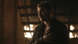 extant_GameOfThrones_8x01-Winterfell_1974