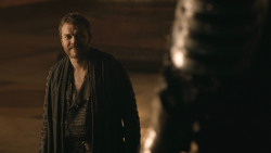 extant_GameOfThrones_8x01-Winterfell_2037
