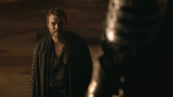 extant_GameOfThrones_8x01-Winterfell_2042