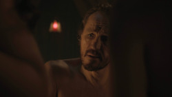 extant_GameOfThrones_8x01-Winterfell_2063