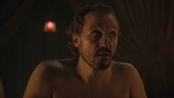 extant_GameOfThrones_8x01-Winterfell_2069