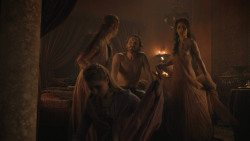 extant_GameOfThrones_8x01-Winterfell_2074