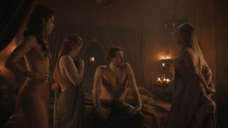 extant_GameOfThrones_8x01-Winterfell_2091