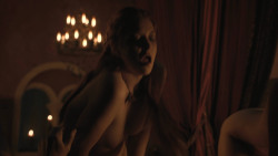 extant_GameOfThrones_8x01-Winterfell_2105