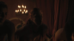 extant_GameOfThrones_8x01-Winterfell_2106