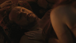 extant_GameOfThrones_8x01-Winterfell_2114