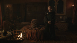 extant_GameOfThrones_8x01-Winterfell_2149