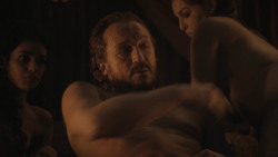extant_GameOfThrones_8x01-Winterfell_2162