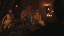 extant_GameOfThrones_8x01-Winterfell_2170