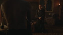 extant_GameOfThrones_8x01-Winterfell_2174