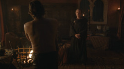 extant_GameOfThrones_8x01-Winterfell_2177
