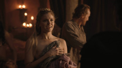 extant_GameOfThrones_8x01-Winterfell_2184