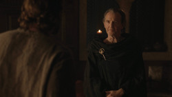 extant_GameOfThrones_8x01-Winterfell_2208