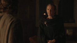 extant_GameOfThrones_8x01-Winterfell_2209