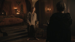 extant_GameOfThrones_8x01-Winterfell_2218