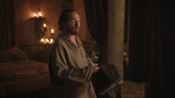 extant_GameOfThrones_8x01-Winterfell_2225