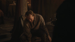 extant_GameOfThrones_8x01-Winterfell_2237