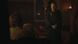 extant_GameOfThrones_8x01-Winterfell_2240