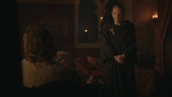 extant_GameOfThrones_8x01-Winterfell_2243