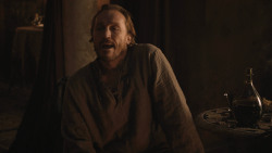extant_GameOfThrones_8x01-Winterfell_2252