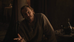 extant_GameOfThrones_8x01-Winterfell_2260