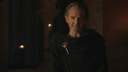 extant_GameOfThrones_8x01-Winterfell_2269