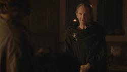 extant_GameOfThrones_8x01-Winterfell_2277