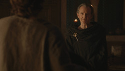 extant_GameOfThrones_8x01-Winterfell_2279
